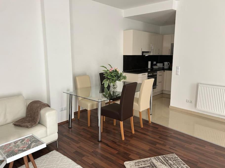 Apartment Merkur Вена Экстерьер фото