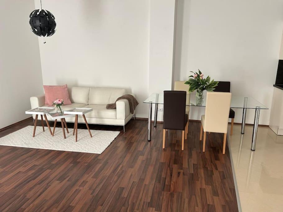 Apartment Merkur Вена Экстерьер фото
